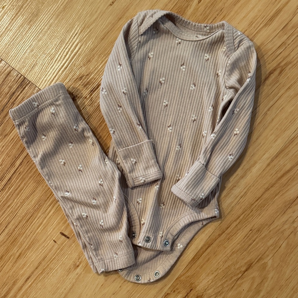 Carter's ribbed pink and beige floral onesie set